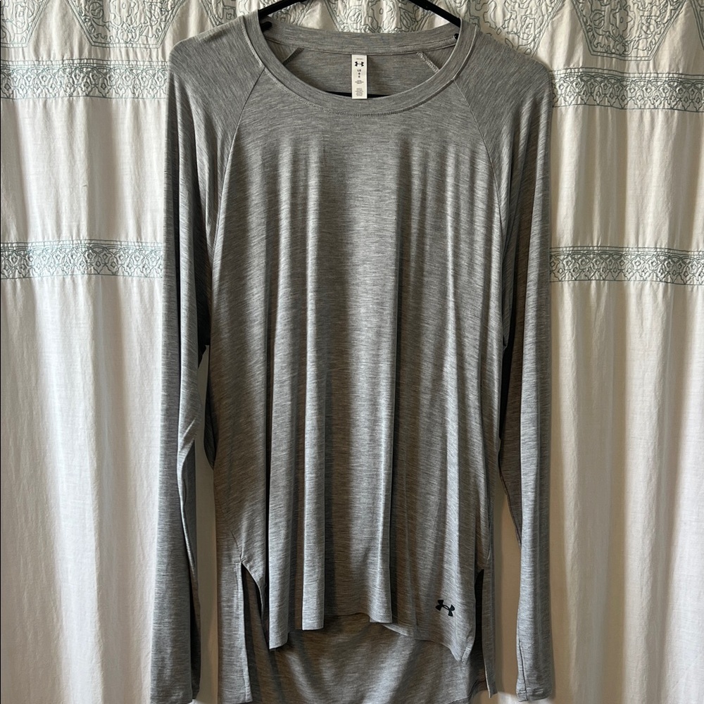 Under Armour Women's Heather Gray Long Sleeve Tee